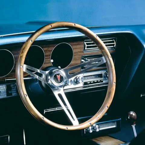 Classic Pontiac Wheel - Walnut -15""